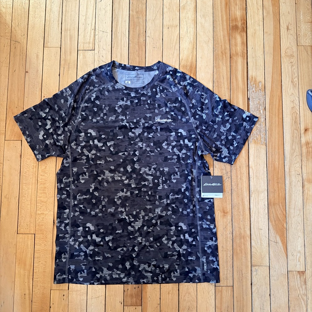 New Eddie Bauer Men's Athletic Tee